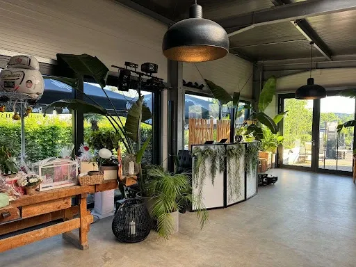 Elliot’s Café (2)