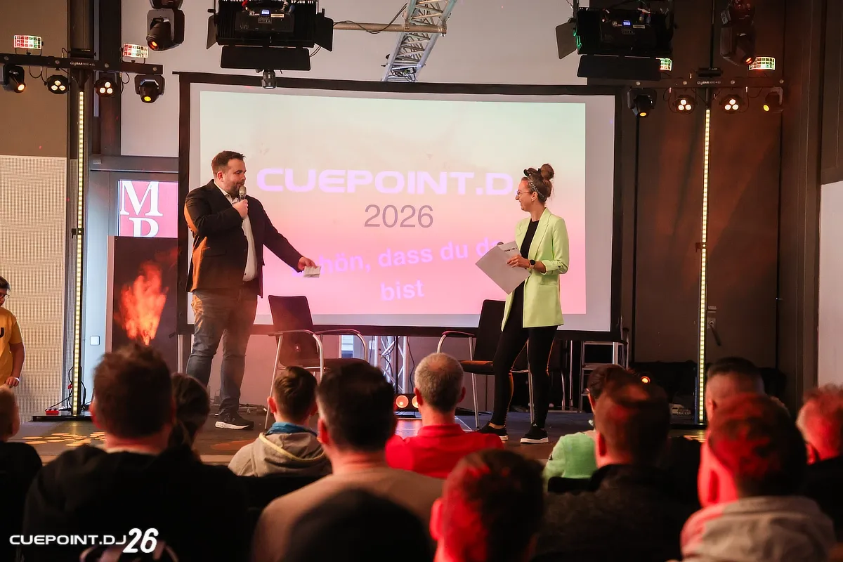 Sven Wiggermann und Angy Blue die Moderatoren zur CUEPOINT.DJ